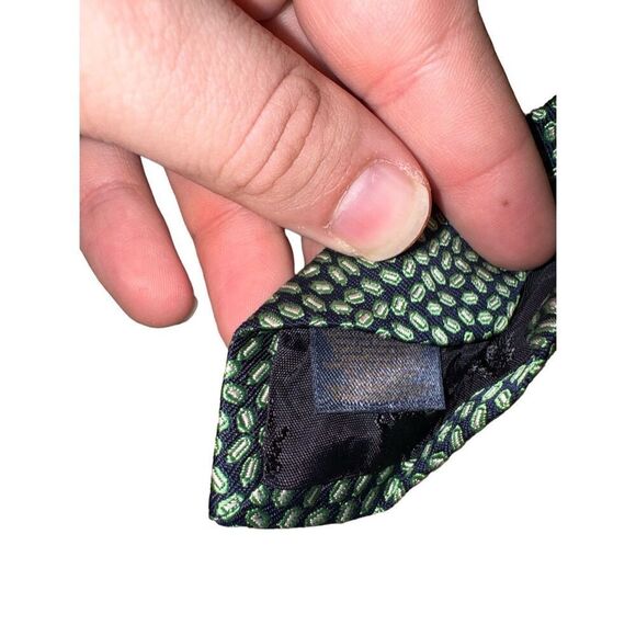 Brooks Brothers Green Rice Pattern Handmade in USA 100% Silk Neck Tie - Picture 5 of 5